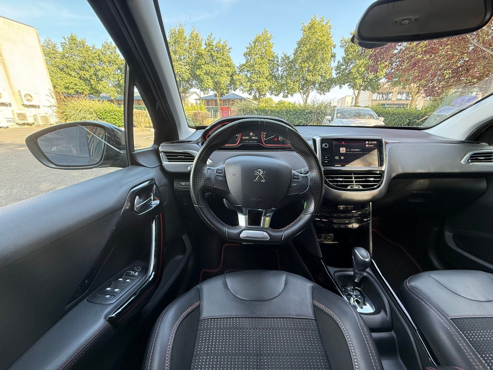 PEUGEOT 2008 GT Line 5HB 1.2 THP Puretech 12V FAP S&S EAT6 110 cv Boîte auto