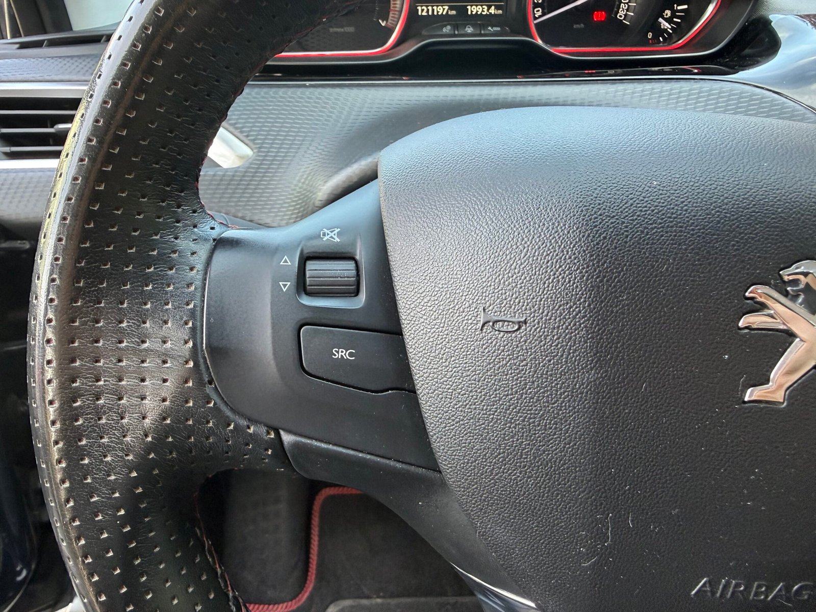 PEUGEOT 2008 GT Line 5HB 1.2 THP Puretech 12V FAP S&S EAT6 110 cv Boîte auto
