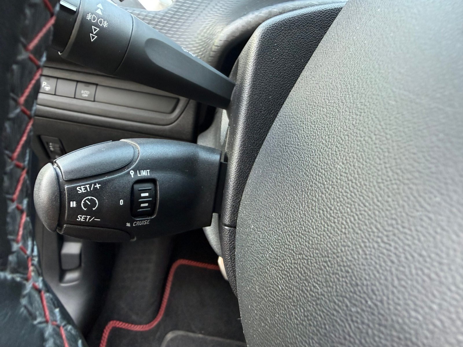 PEUGEOT 2008 GT Line 5HB 1.2 THP Puretech 12V FAP S&S EAT6 110 cv Boîte auto