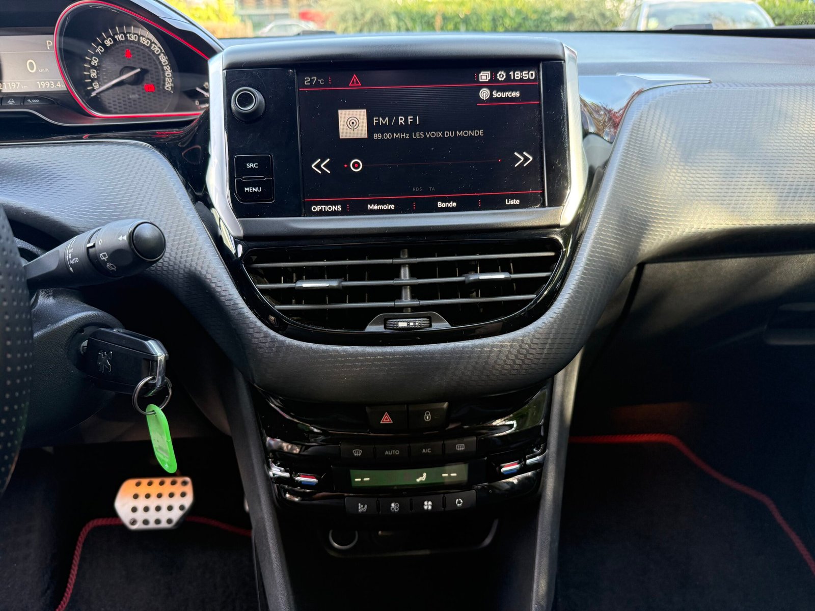 PEUGEOT 2008 GT Line 5HB 1.2 THP Puretech 12V FAP S&S EAT6 110 cv Boîte auto
