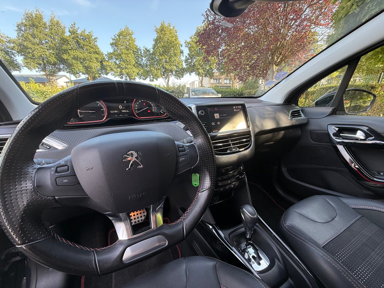 PEUGEOT 2008 GT Line 5HB 1.2 THP Puretech 12V FAP S&S EAT6 110 cv Boîte auto