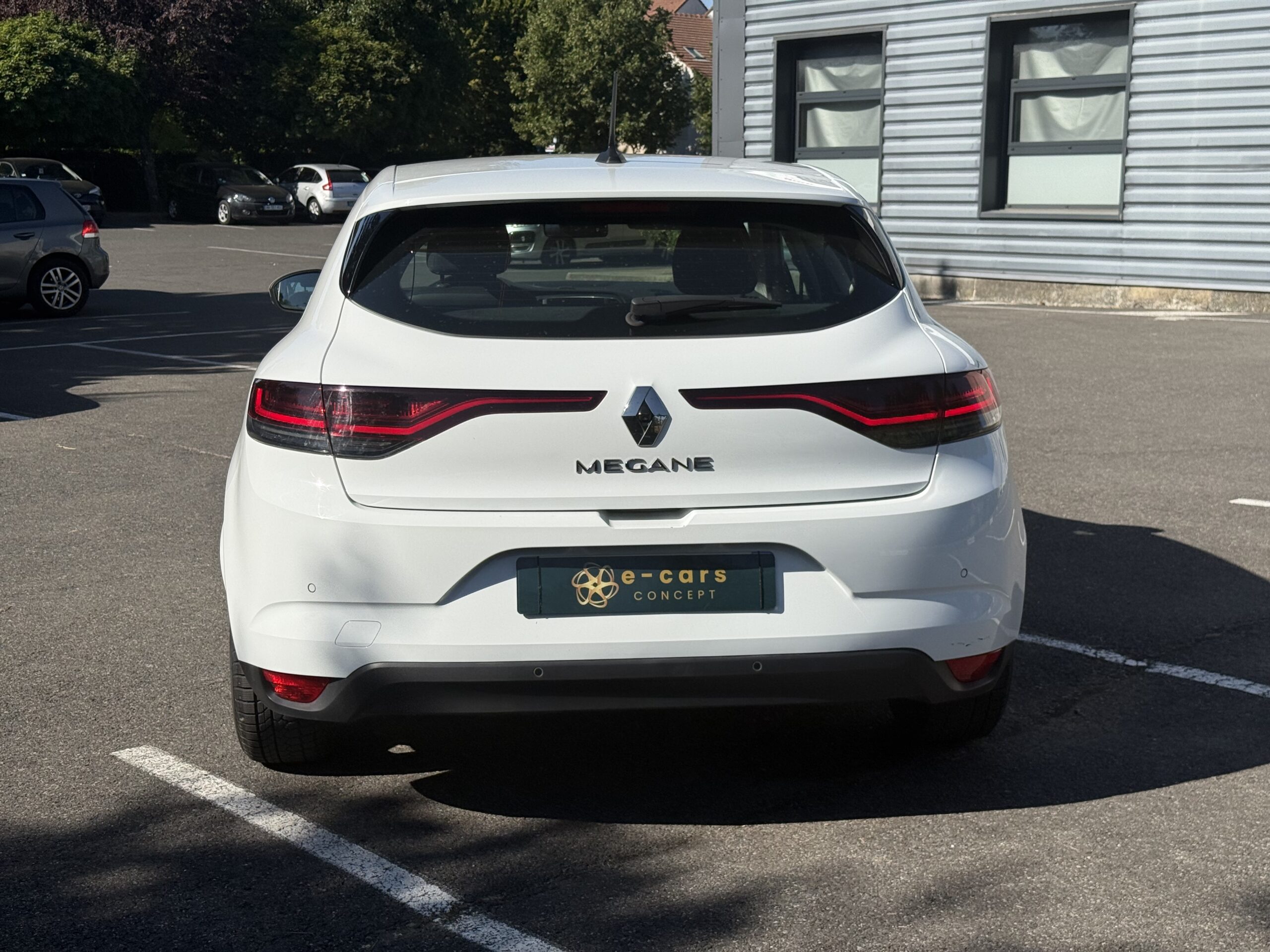 RENAULT Mégane IV Business vendu avec banquette arrière Phase 2 Hatchback 1.5 Blue dCi EDC7 115 cv Boîte auto