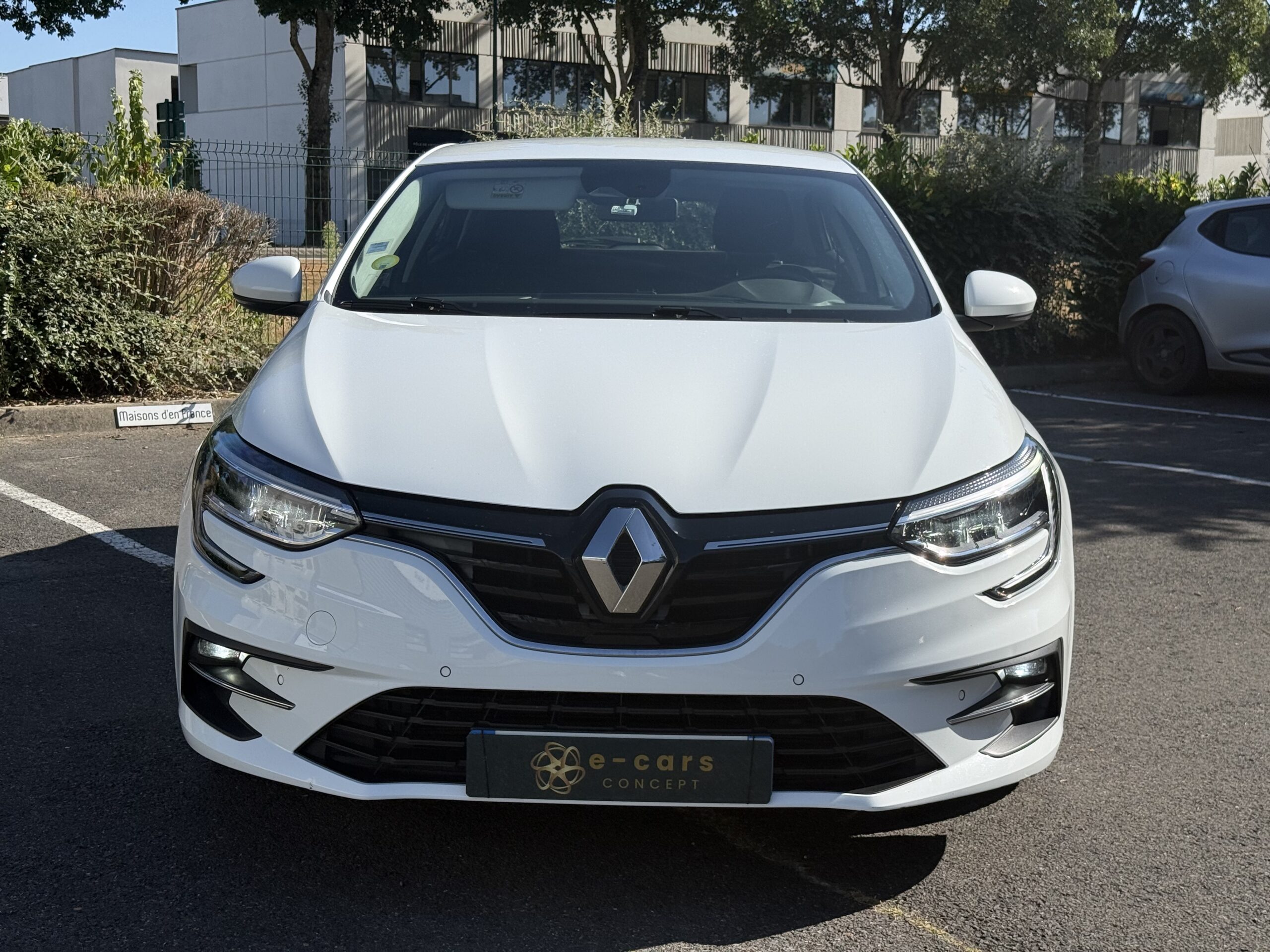 RENAULT Mégane IV Business vendu avec banquette arrière Phase 2 Hatchback 1.5 Blue dCi EDC7 115 cv Boîte auto