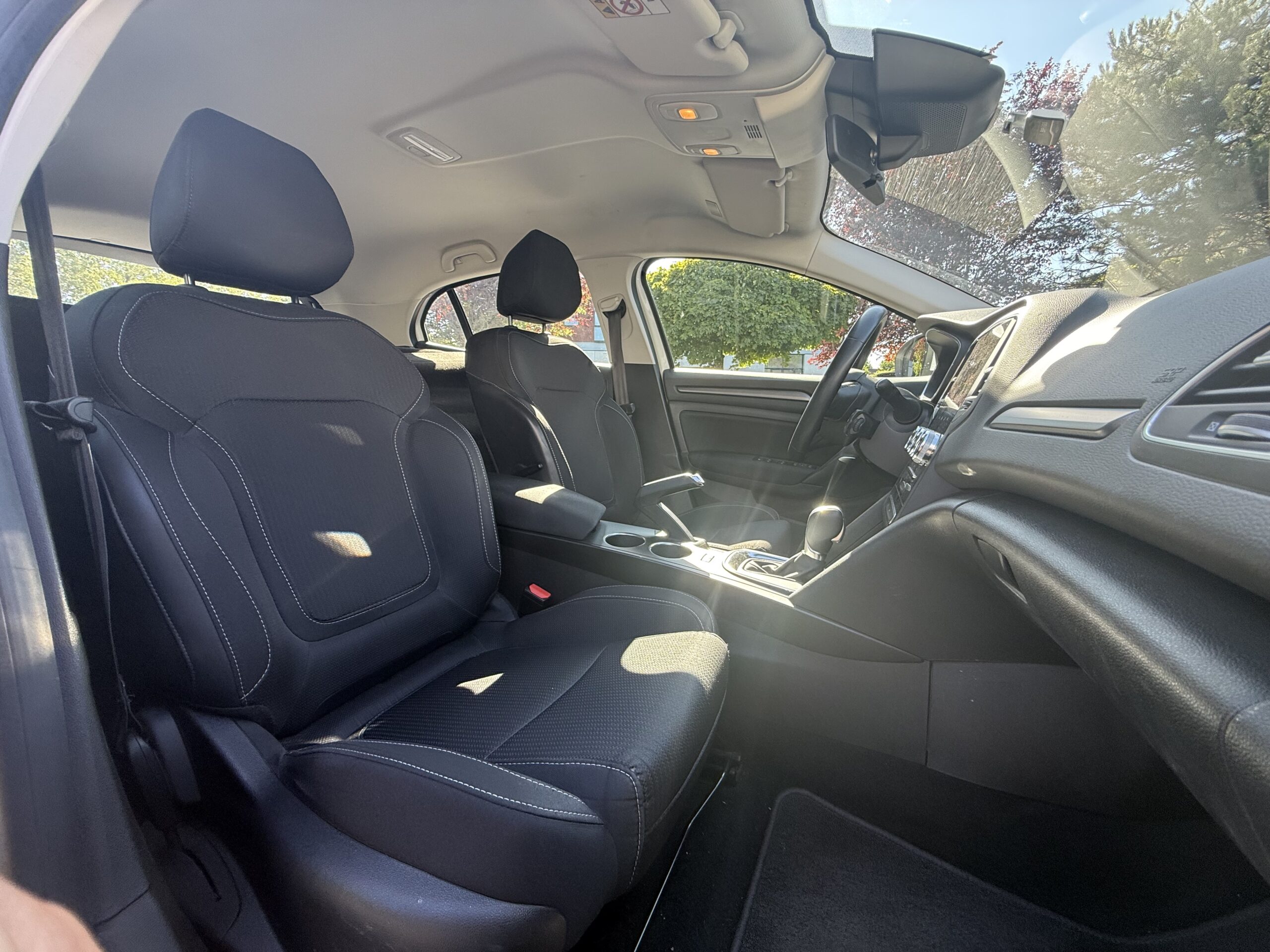 RENAULT Mégane IV Business vendu avec banquette arrière Phase 2 Hatchback 1.5 Blue dCi EDC7 115 cv Boîte auto
