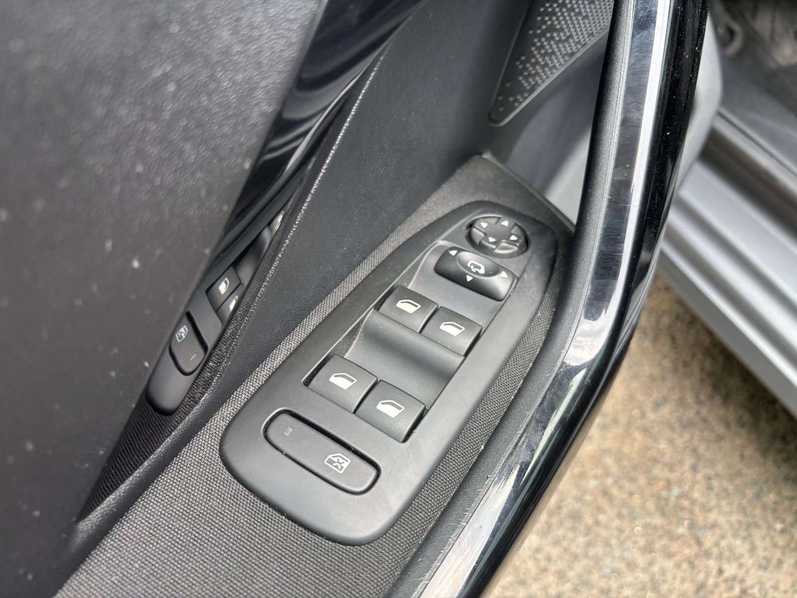 PEUGEOT Phase II 208 1.2 110 cv Allure