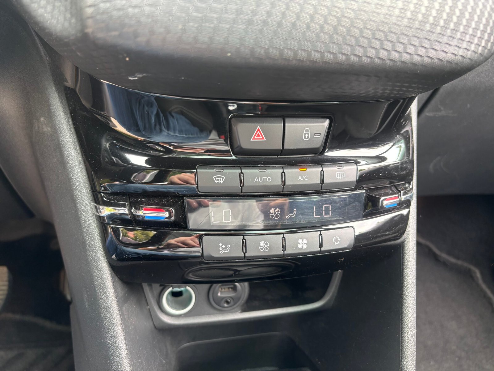 PEUGEOT Phase II 208 1.2 110 cv Allure