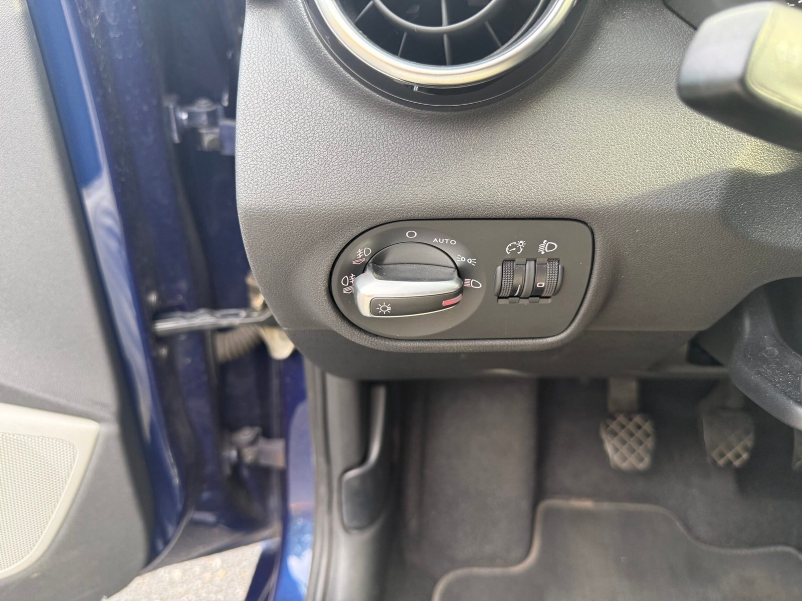 Audi A1 1.6 TDI 90 ch « ATTRACTION »