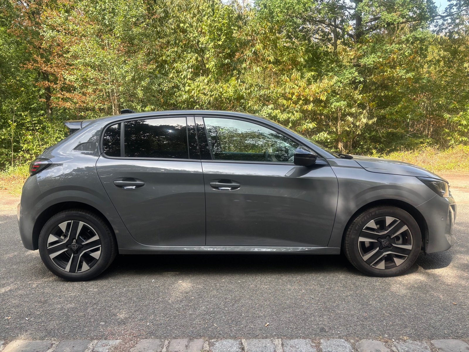 PEUGEOT 208 1.2 Hybrid e-DSC6 110 ALLURE
