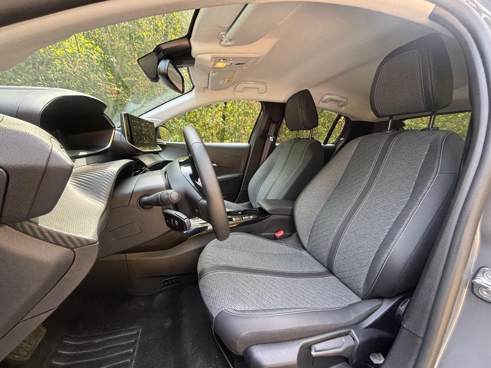 PEUGEOT 208 1.2 Hybrid e-DSC6 110 ALLURE