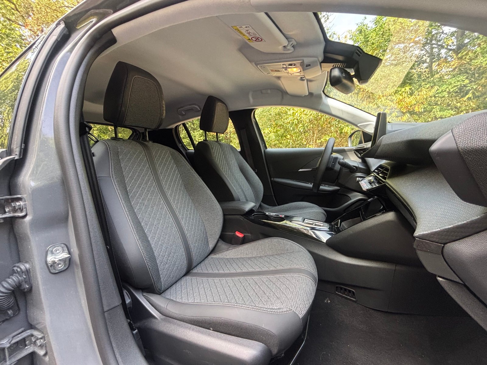PEUGEOT 208 1.2 Hybrid e-DSC6 110 ALLURE