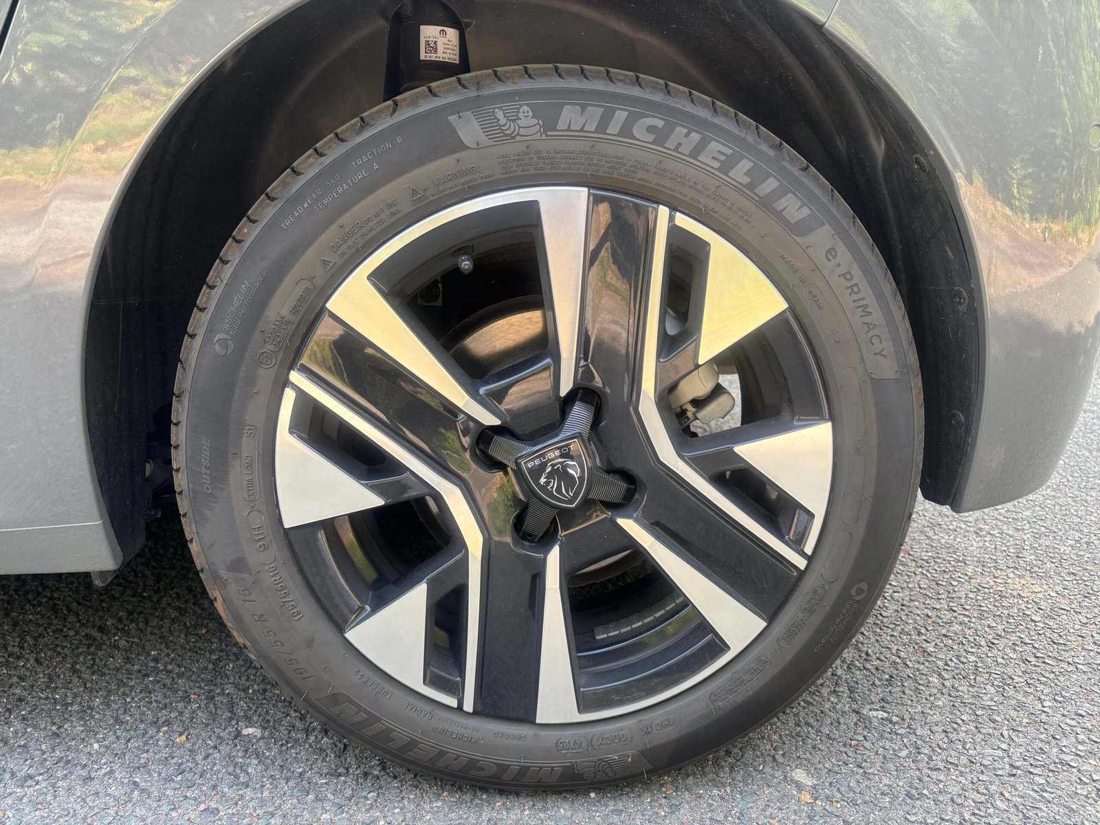 PEUGEOT 208 1.2 Hybrid e-DSC6 110 ALLURE