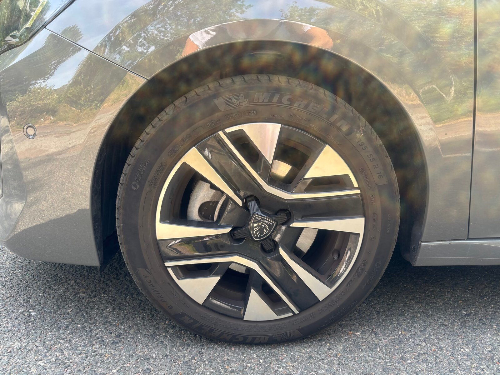 PEUGEOT 208 1.2 Hybrid e-DSC6 110 ALLURE