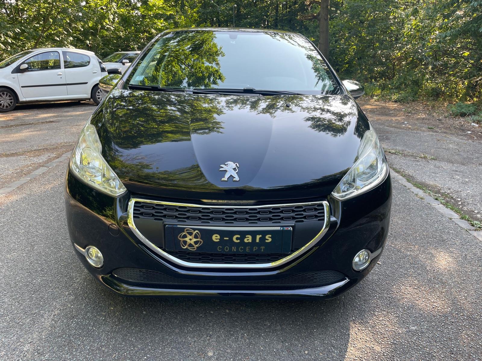 PEUGEOT 208 1.2 VTi 12V 82 STYLE
