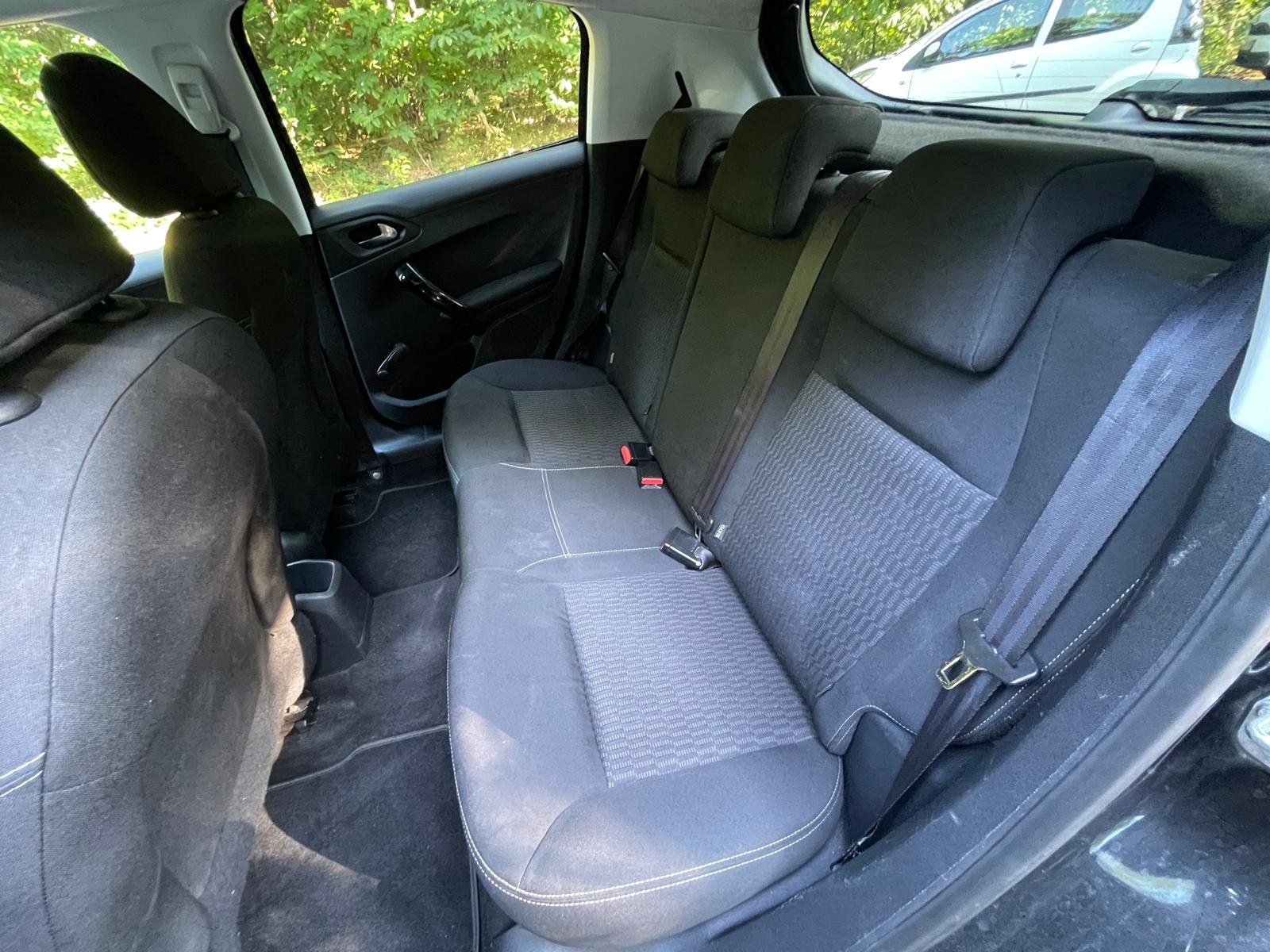 PEUGEOT 208 1.2 VTi 12V 82 STYLE
