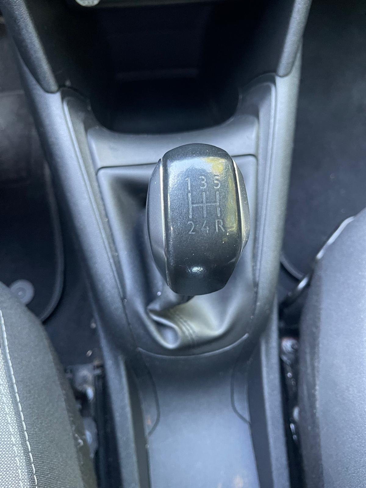 PEUGEOT 208 1.2 VTi 12V 82 STYLE