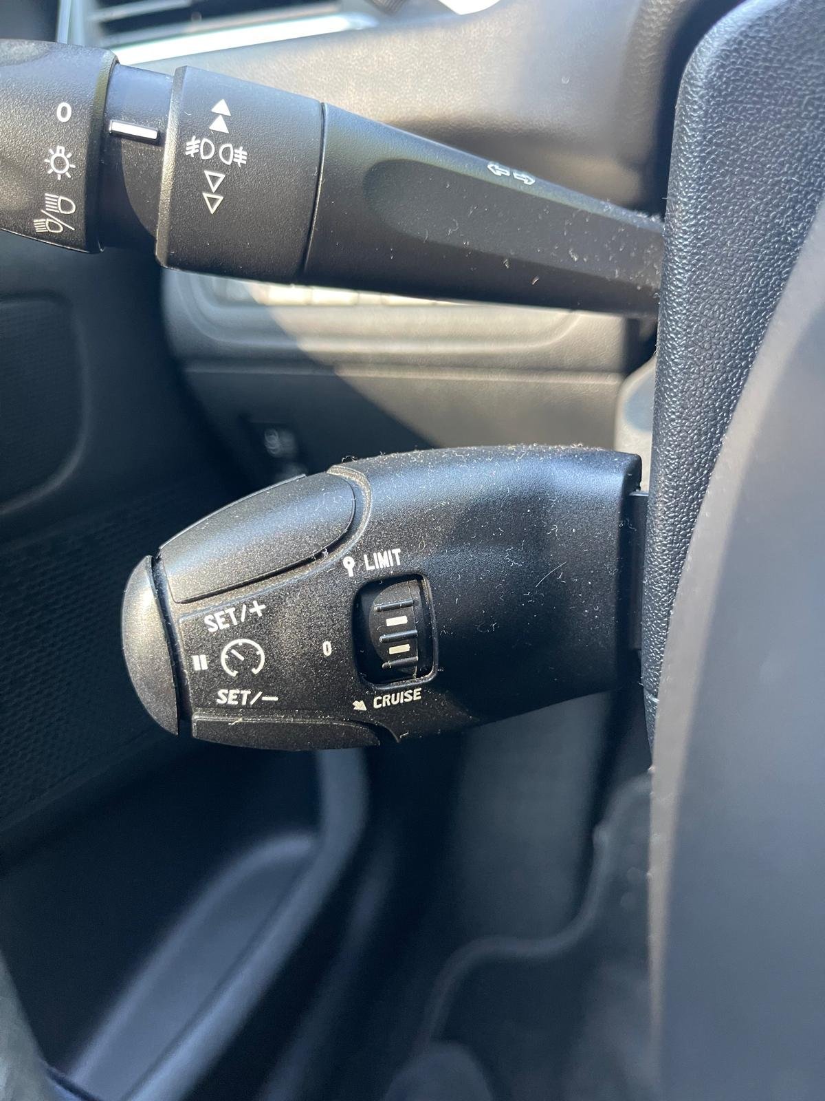 PEUGEOT 208 1.2 VTi 12V 82 STYLE