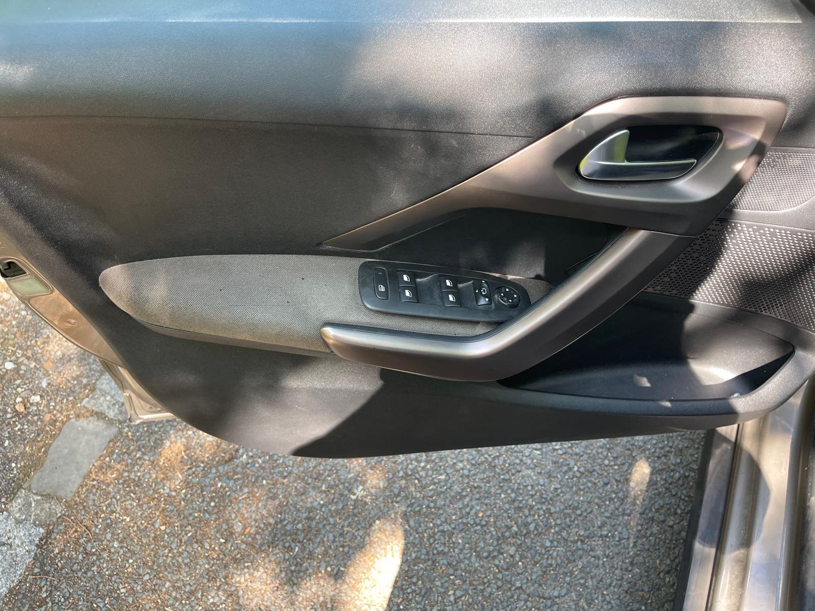 PEUGEOT 2008 1.2 e-VTi 12V S&S 82