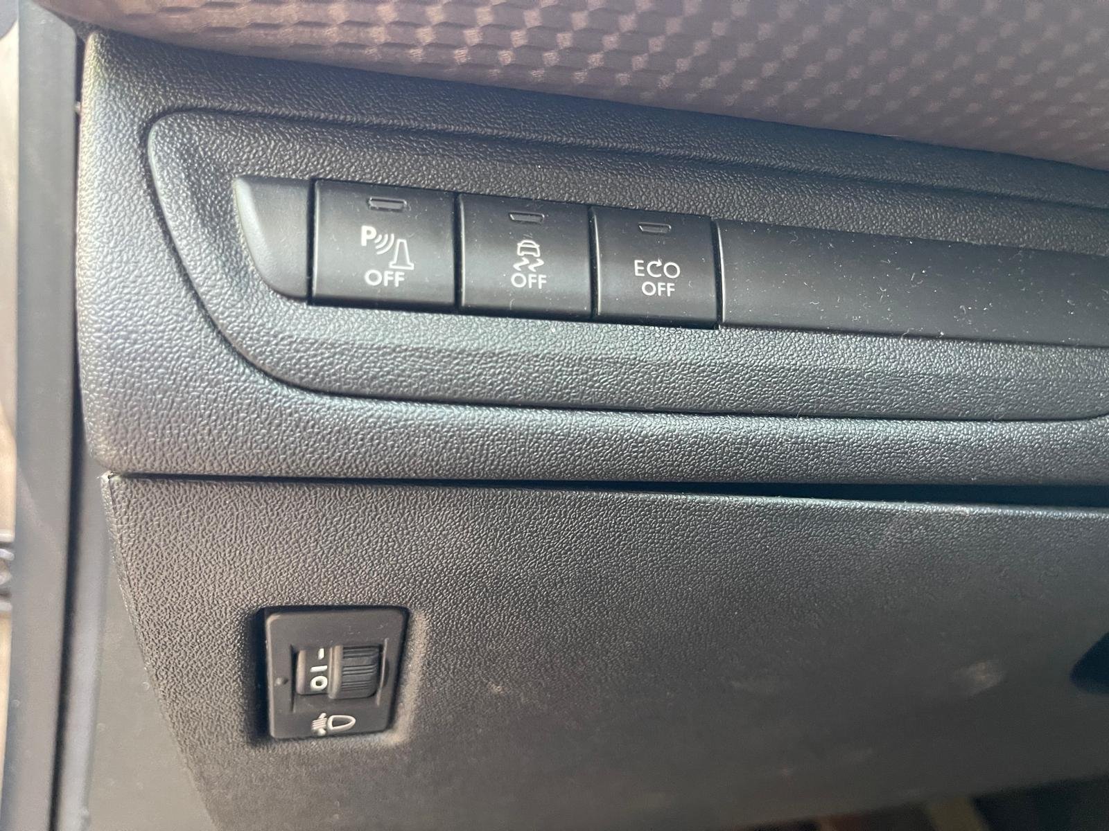 PEUGEOT 2008 1.2 e-VTi 12V S&S 82