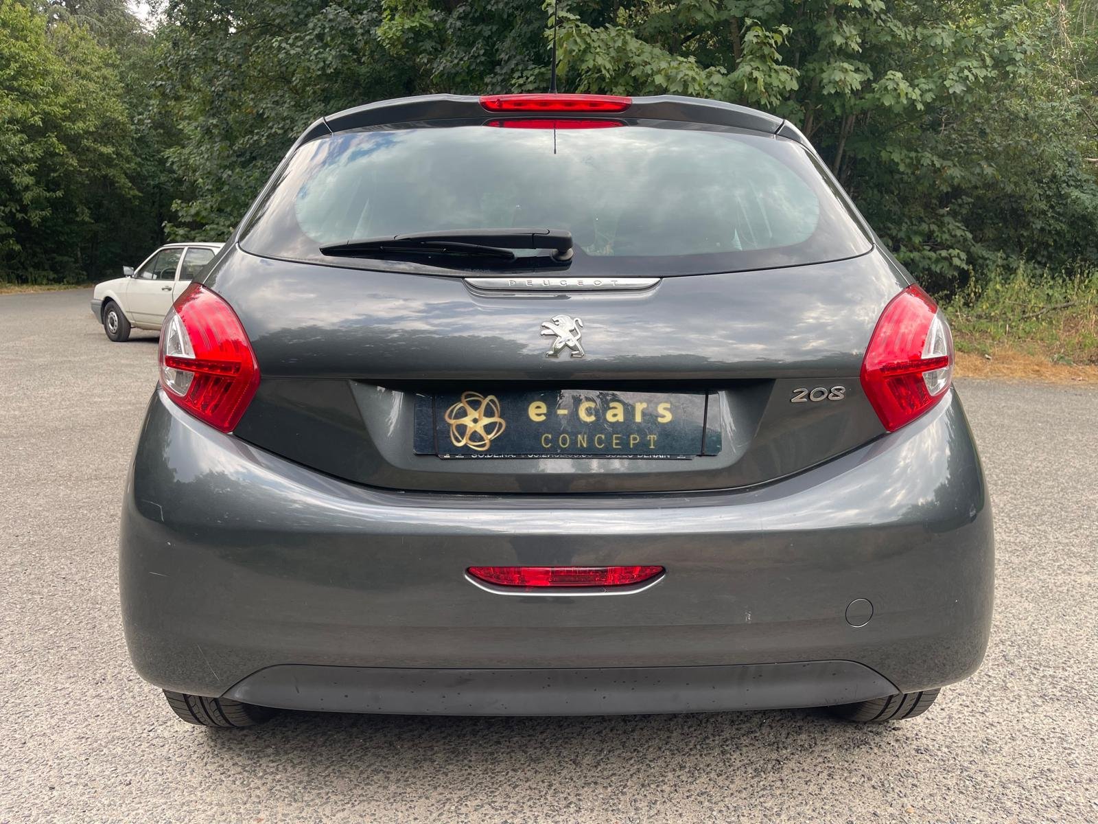 PEUGEOT 208 1.2 VTi 12V 82