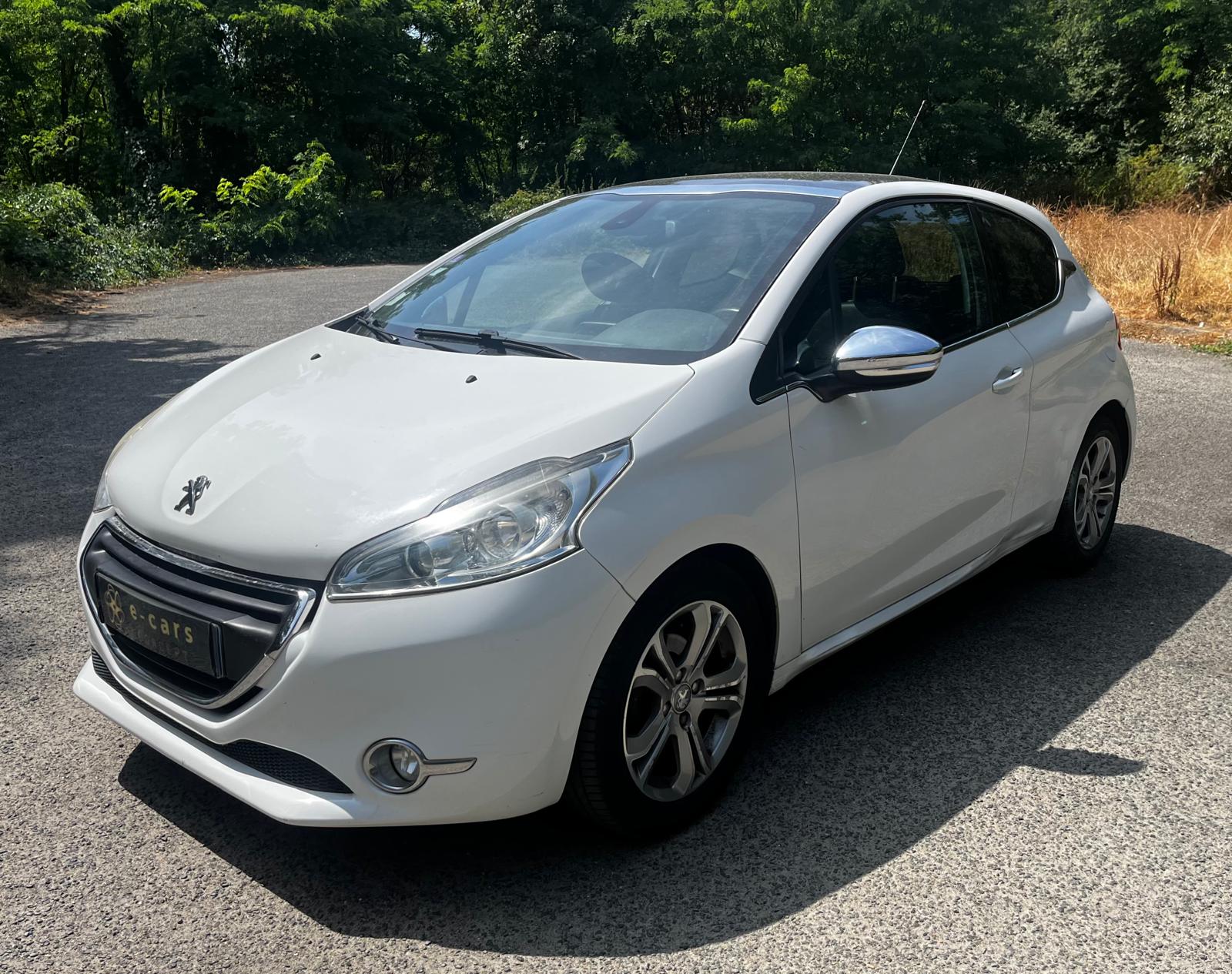 PEUGEOT 208 1,2 VTI 82ch ALLURE