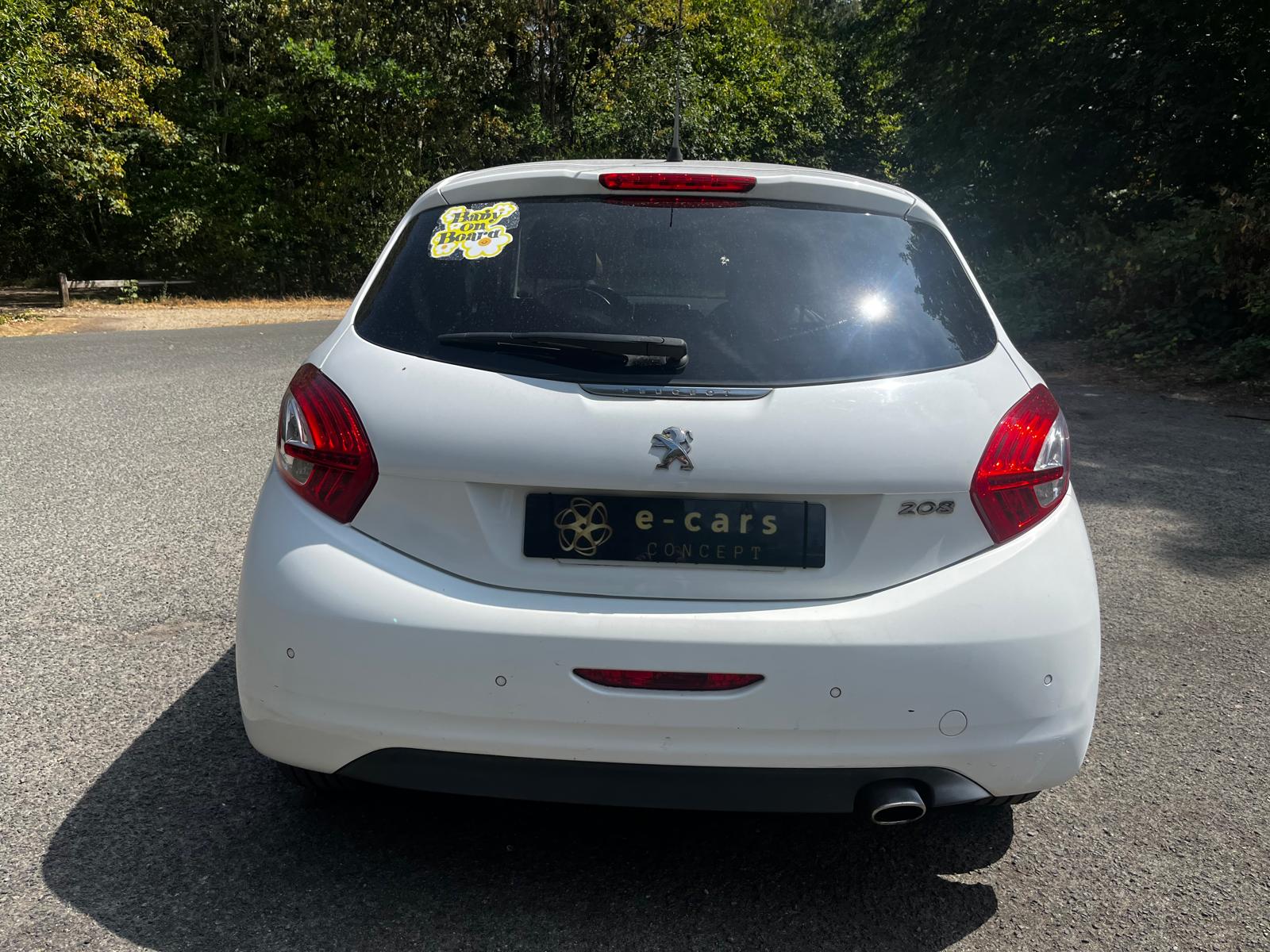 PEUGEOT 208 1,2 VTI 82ch ALLURE