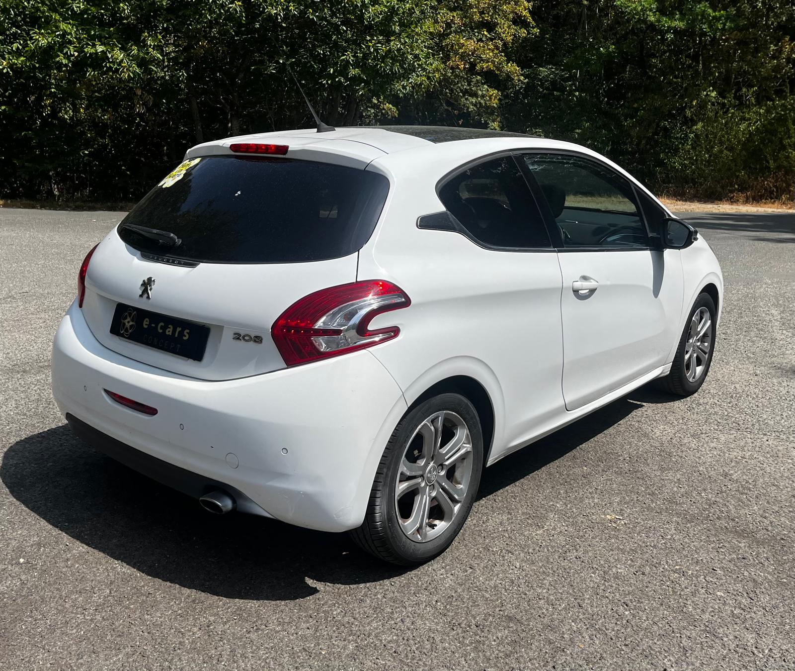 PEUGEOT 208 1,2 VTI 82ch ALLURE