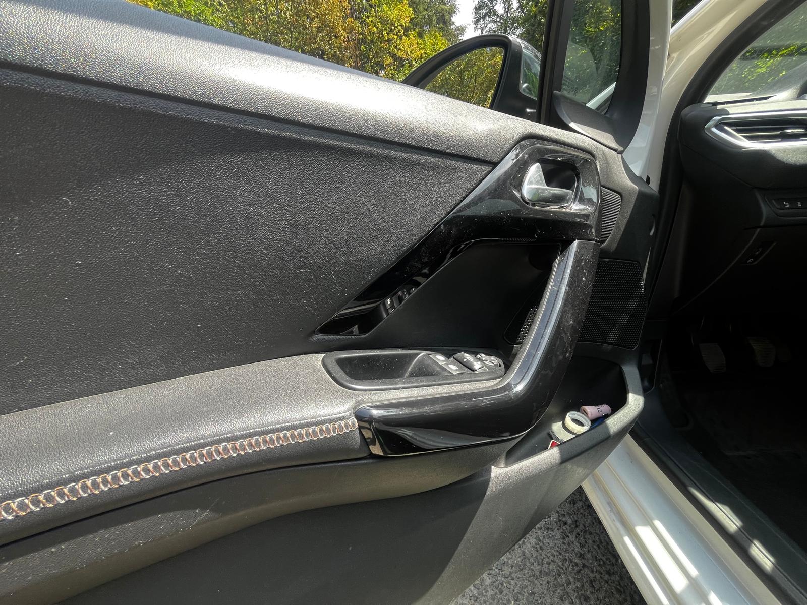 PEUGEOT 208 1,2 VTI 82ch ALLURE