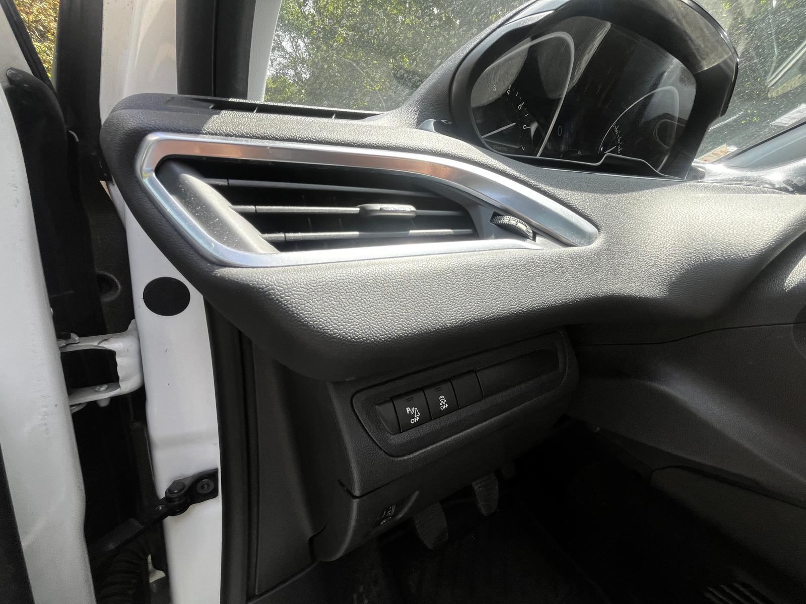 PEUGEOT 208 1,2 VTI 82ch ALLURE