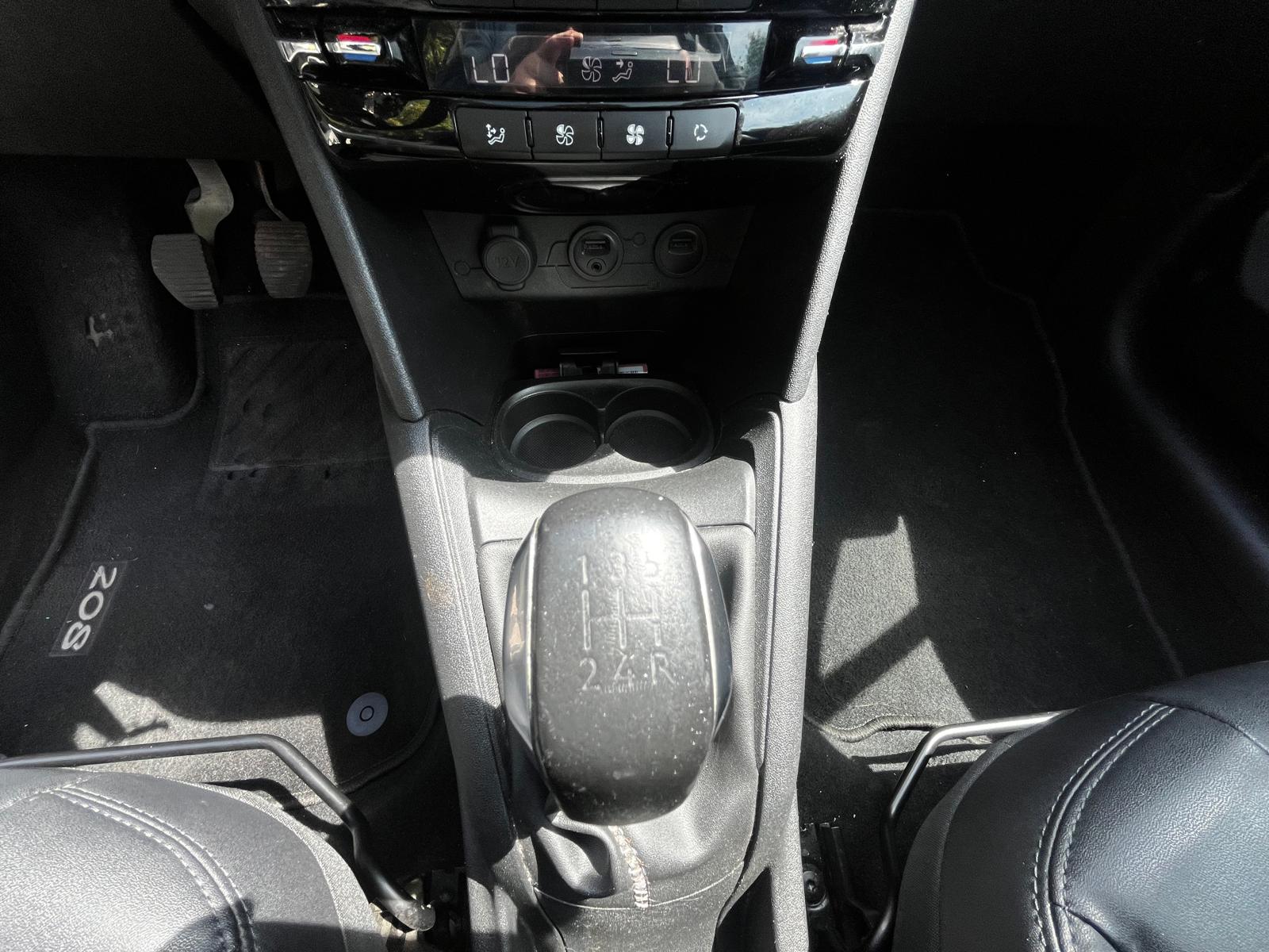 PEUGEOT 208 1,2 VTI 82ch ALLURE