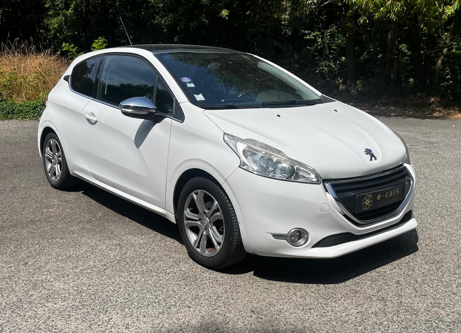 PEUGEOT 208 1,2 VTI 82ch ALLURE