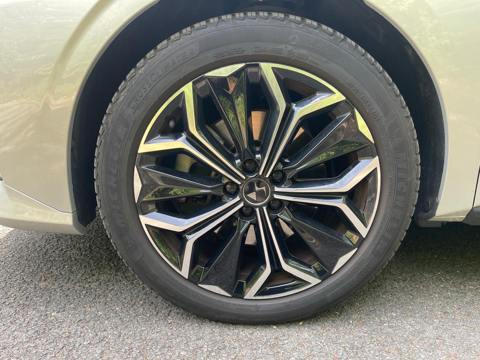 Ds ds4 hybride e-tense 225 eat8 LA PREMIERE