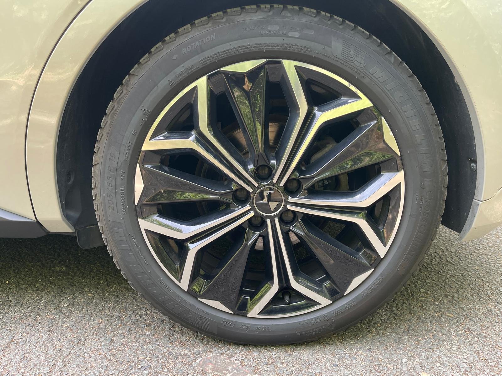 Ds ds4 hybride e-tense 225 eat8 LA PREMIERE