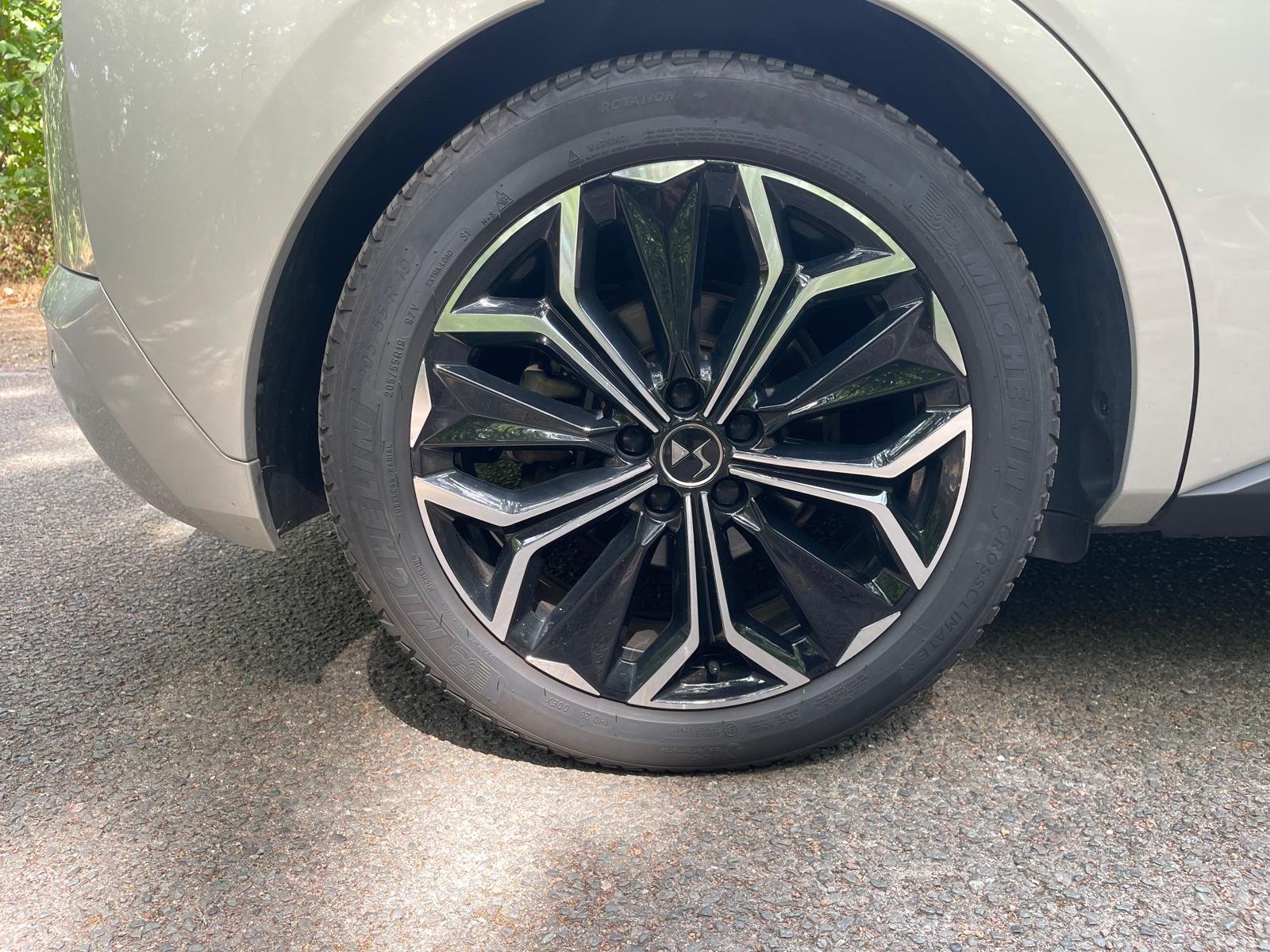 Ds ds4 hybride e-tense 225 eat8 LA PREMIERE