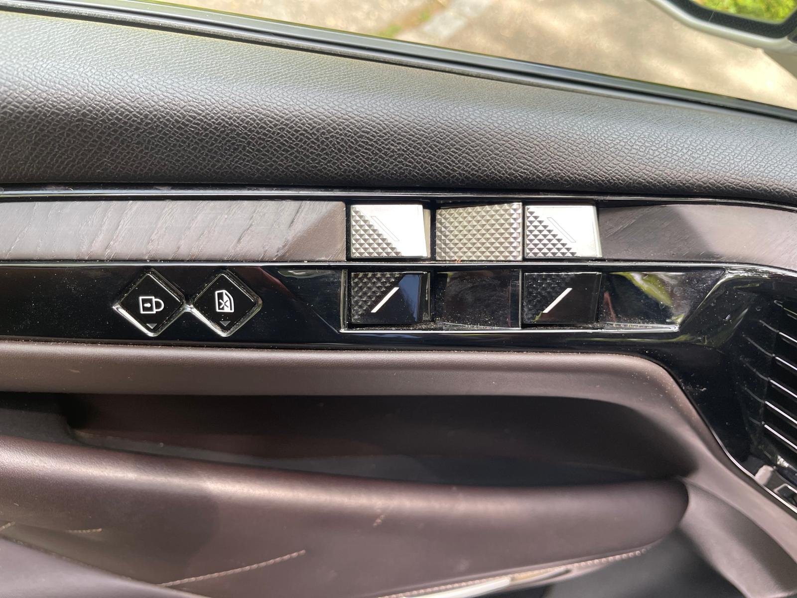 Ds ds4 hybride e-tense 225 eat8 LA PREMIERE
