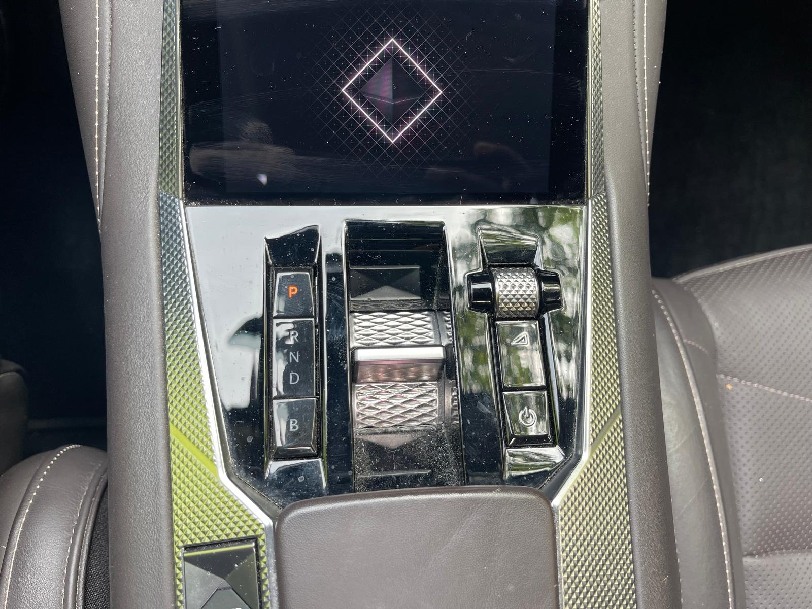 Ds ds4 hybride e-tense 225 eat8 LA PREMIERE