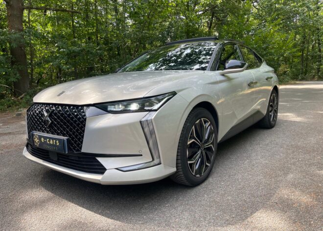 Ds ds4 hybride e-tense 225 eat8 LA PREMIERE