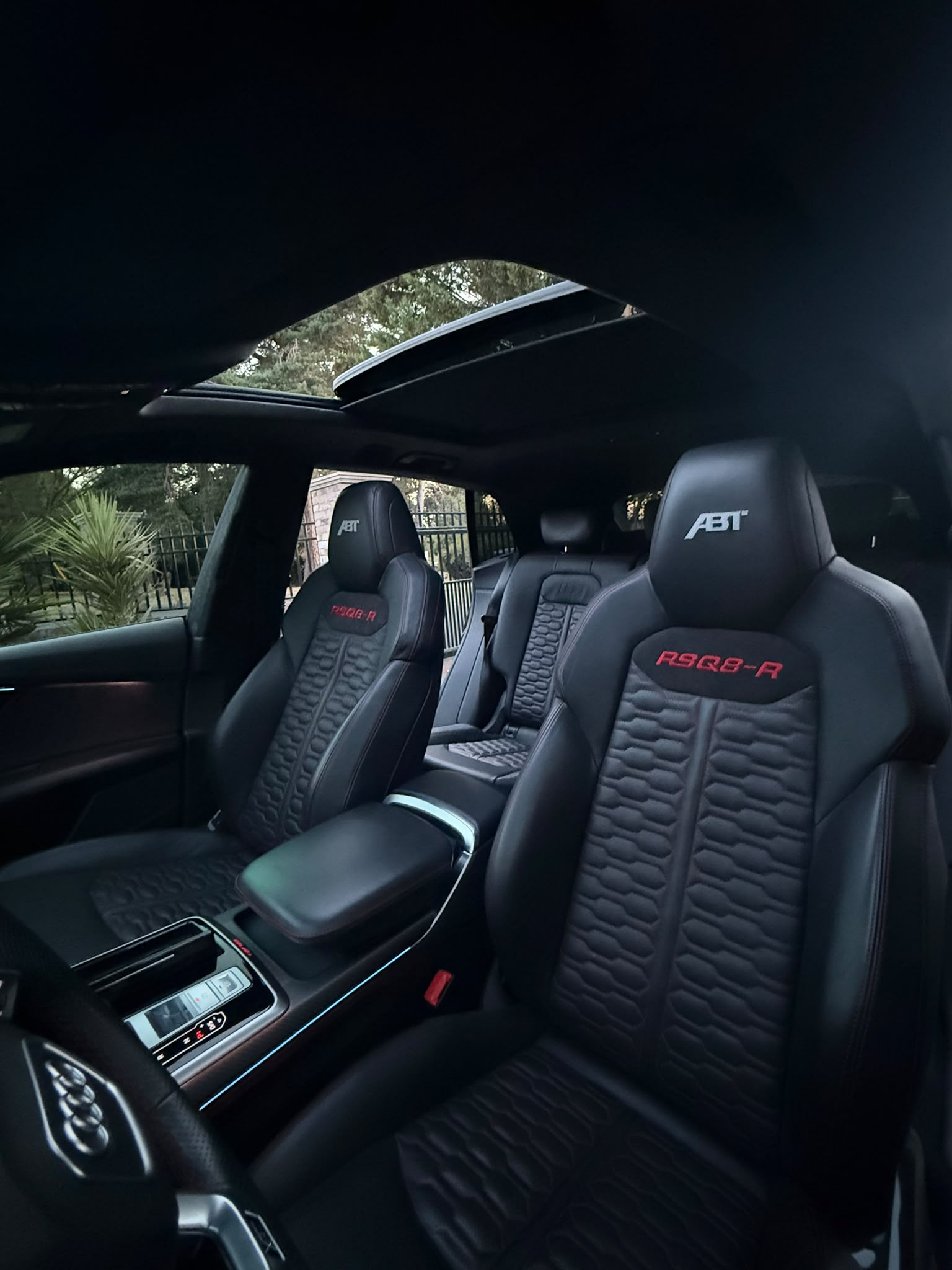 Audi rsq8-r abt 1 of 125 FULL BLACK