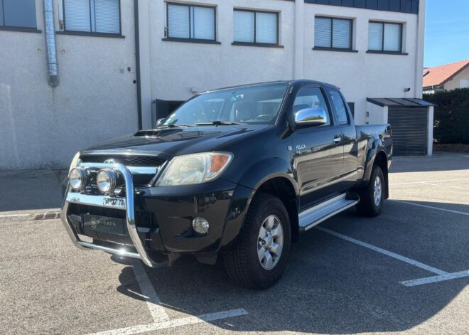 TOYOTA Hilux 2.5 D-4D 16V Xtra cabine Pickup long 4WD 120 cv