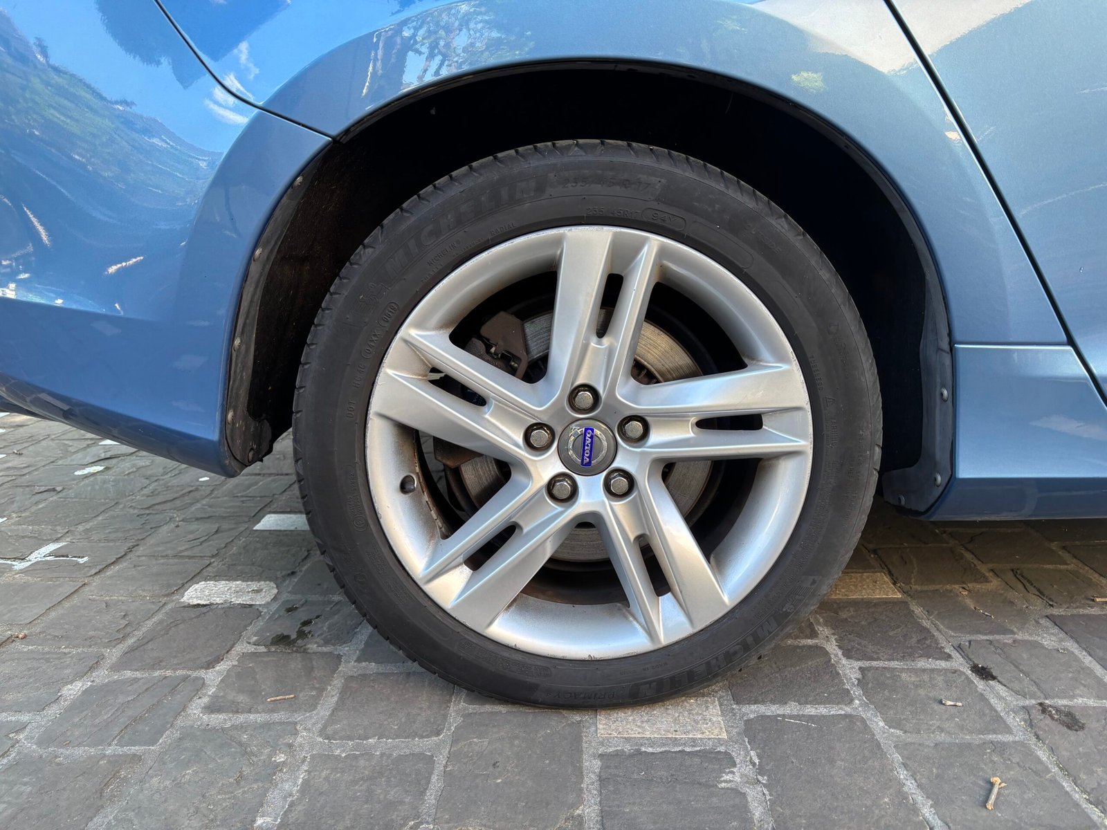 Volvo V60 Plug-in Hybrid D6 215 +70 ch AWD Xénium Geartronic A