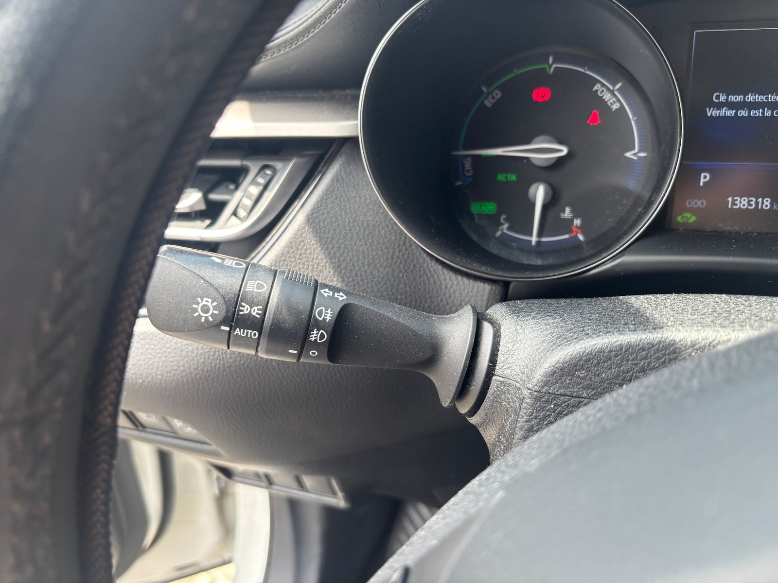 Toyota C-HR 1.8 VVT-i 16V 122ch HSD Hybrid 2WD CVT Boîte auto