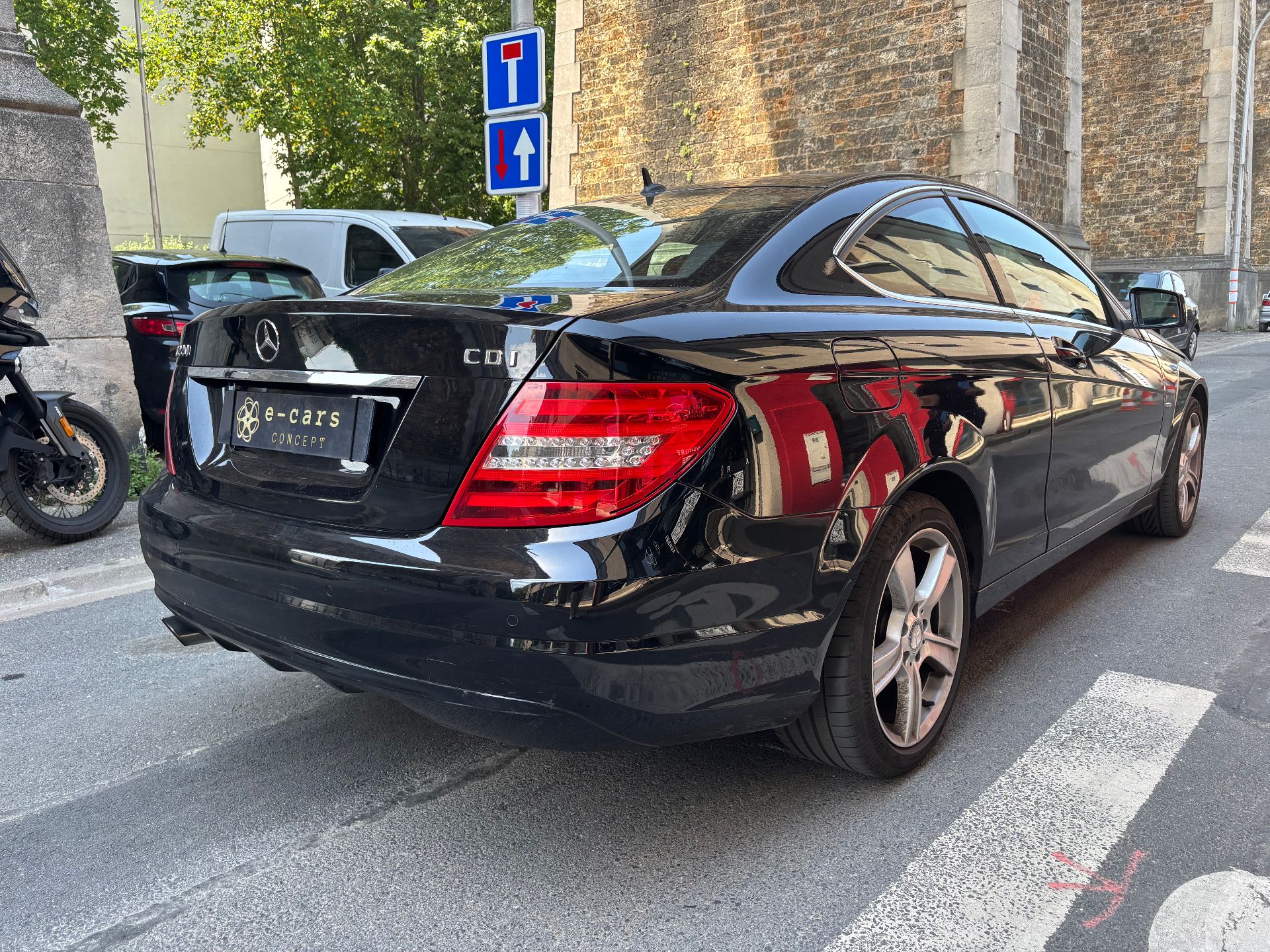 Mercedes-Benz Classe C Exécutive Phase 2 Coupé 220 CDi 2.1 CDI 16V DPF BlueEFFICIENCY 170 cv