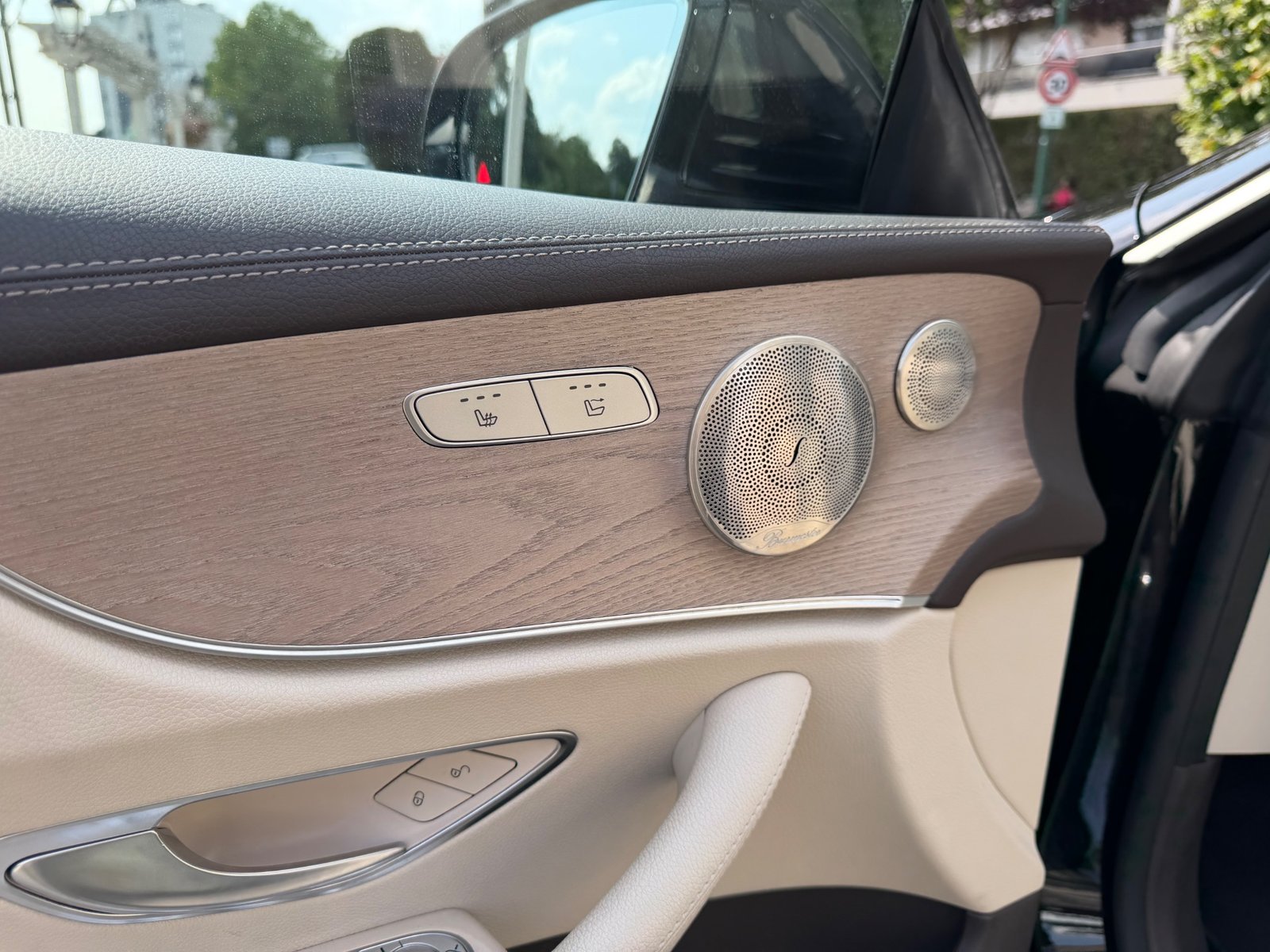 Mercedes-Benz Classe E Pack AMG Exécutive Cabriolet 300 2.0 i 16V 9G-TRONIC 245 cv Boîte auto