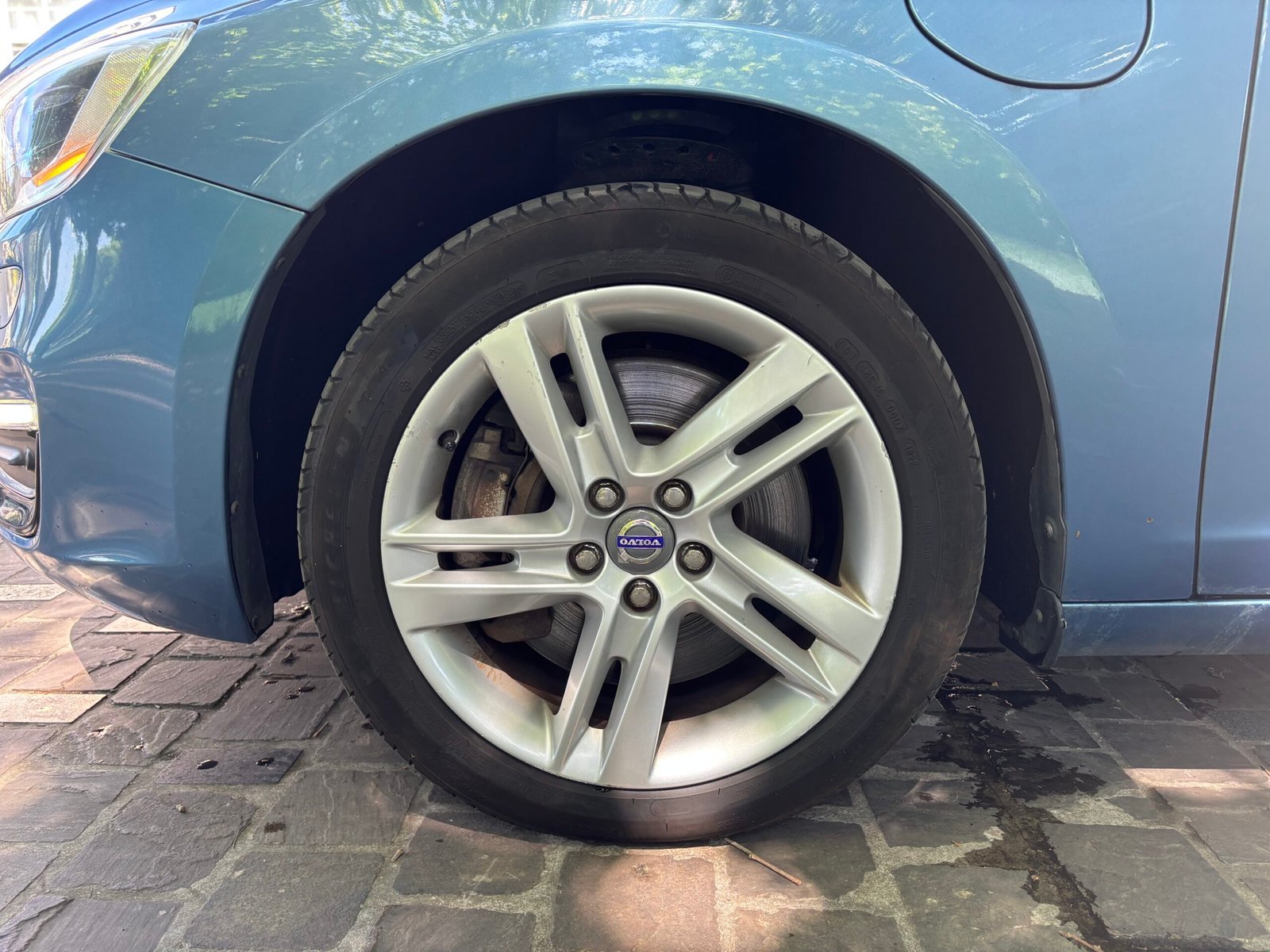 Volvo V60 Plug-in Hybrid D6 215 +70 ch AWD Xénium Geartronic A