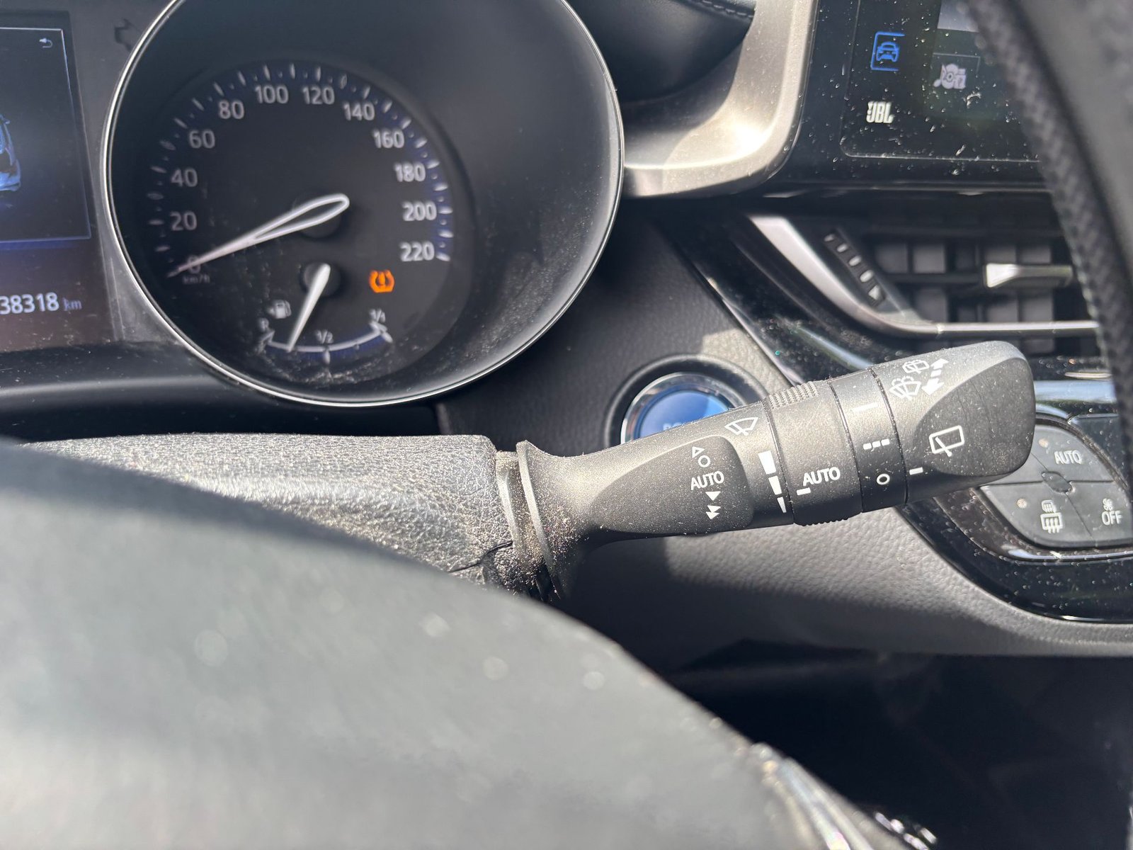Toyota C-HR 1.8 VVT-i 16V 122ch HSD Hybrid 2WD CVT Boîte auto