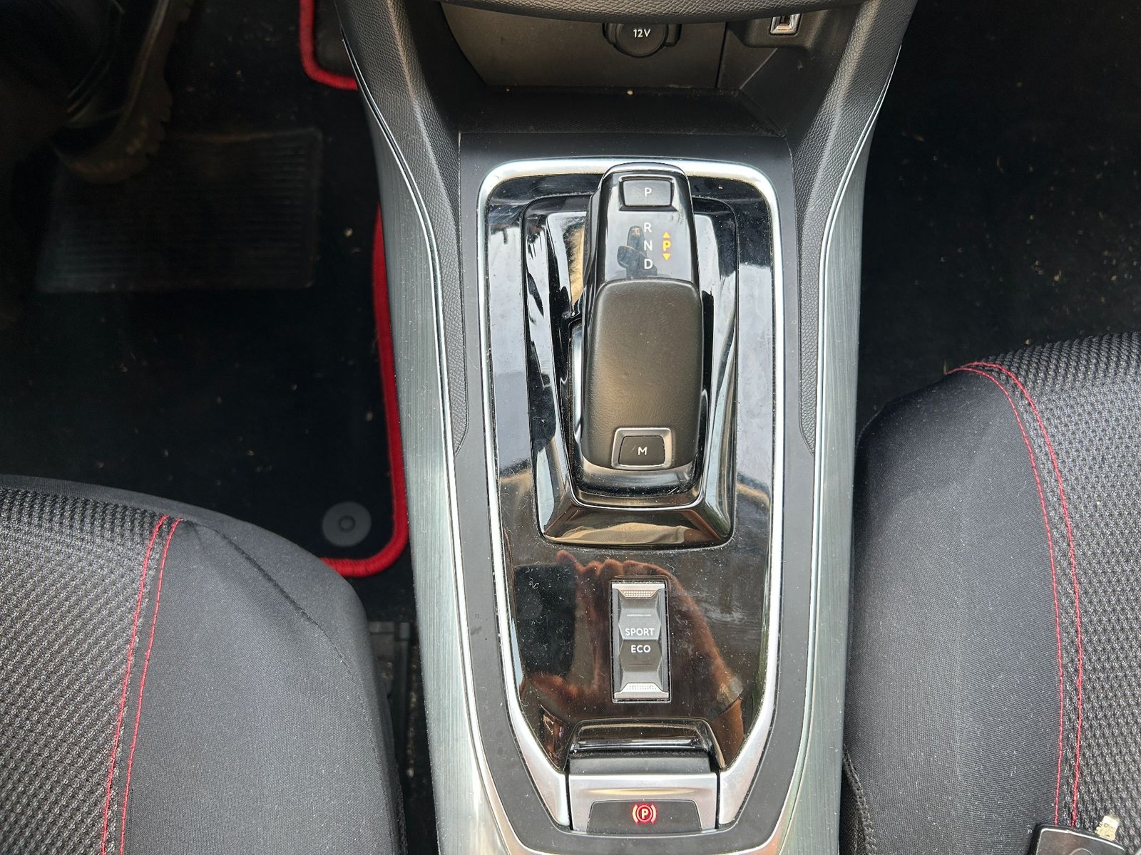 Peugeot 308 Phase II 1.5 BlueHDi 16V EAT8 S&S 130 cv Boîte auto