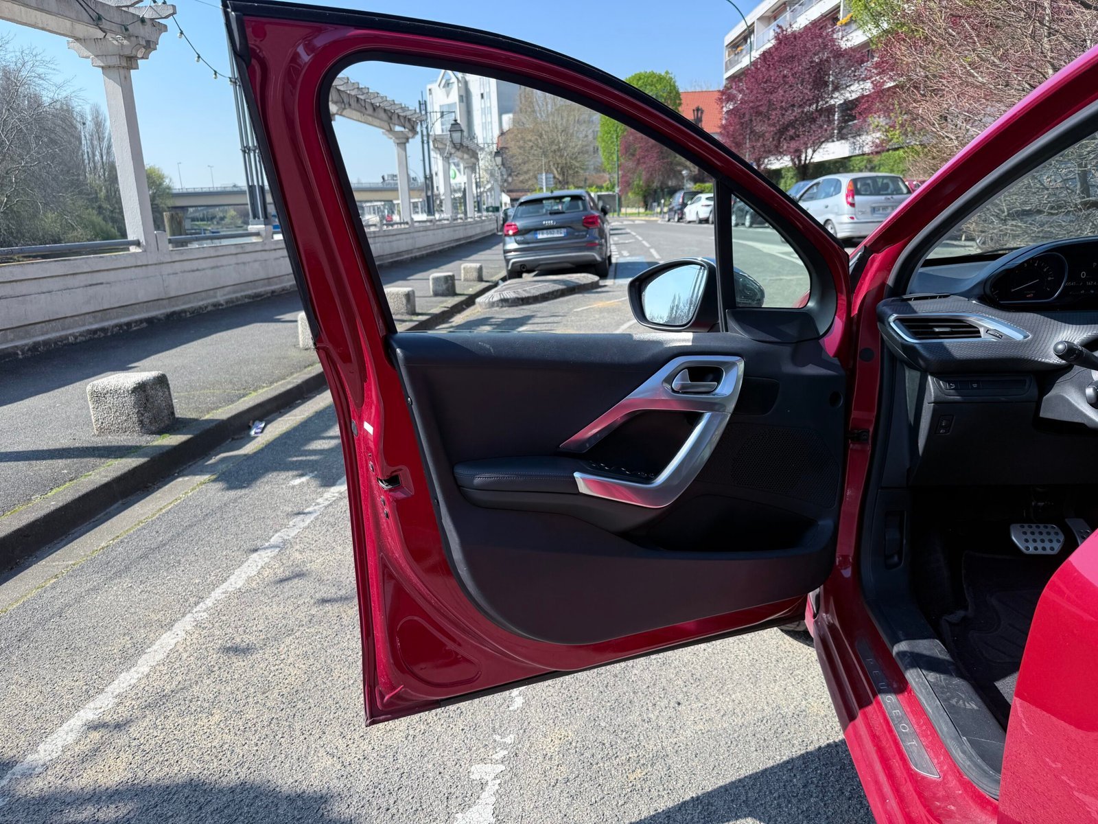 Peugeot 208 Féline 1.2 Essence 110 Automatique