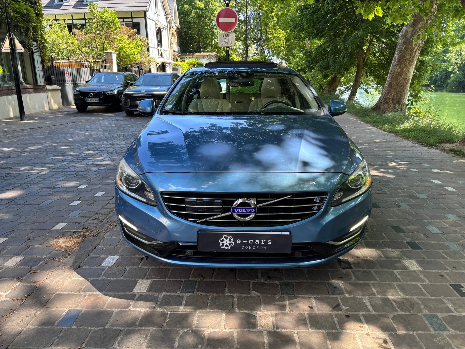 Volvo V60 Plug-in Hybrid D6 215 +70 ch AWD Xénium Geartronic A