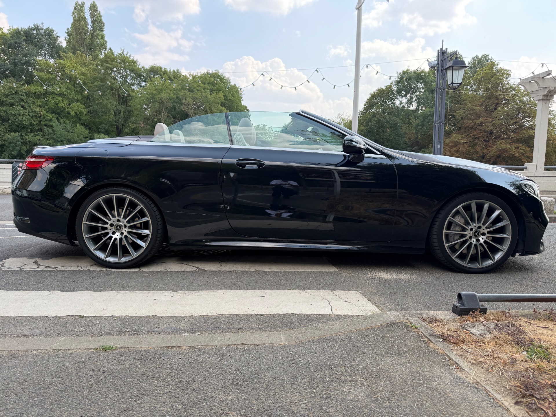 Mercedes-Benz Classe E Pack AMG Exécutive Cabriolet 300 2.0 i 16V 9G-TRONIC 245 cv Boîte auto