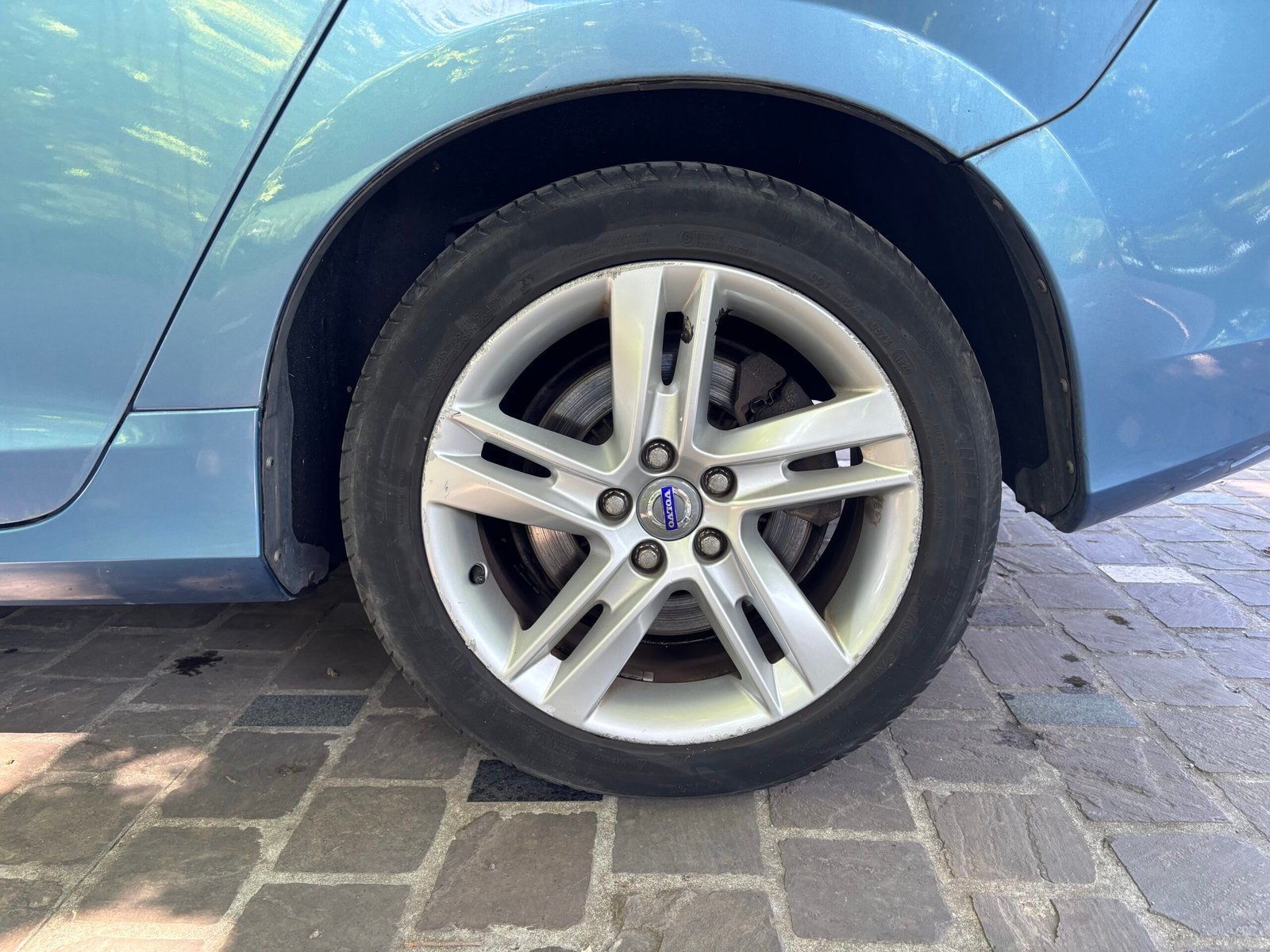 Volvo V60 Plug-in Hybrid D6 215 +70 ch AWD Xénium Geartronic A