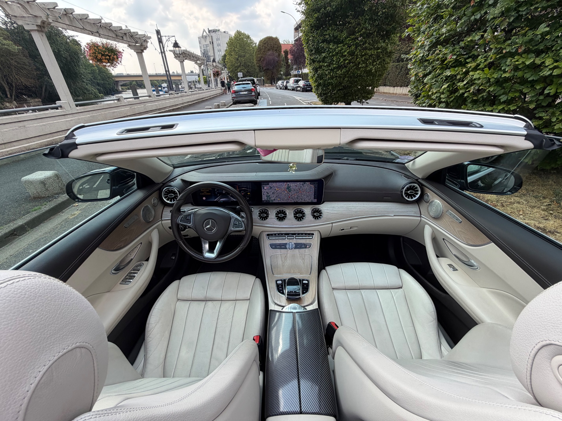 Mercedes-Benz Classe E Pack AMG Exécutive Cabriolet 300 2.0 i 16V 9G-TRONIC 245 cv Boîte auto